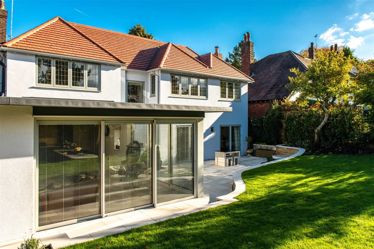 Contemporary aluminium windows and doors on an extension